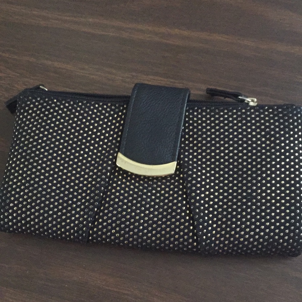 Black and gold wristlet